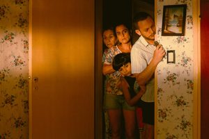 una-CASA-CON-DOS-PERROS-PELICULA